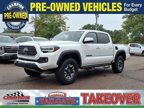 Used 2019 Toyota Tacoma TRD Off-Road AWD/4WD image 1