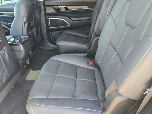 Certified 2022 Kia Telluride EX w/ EX Premium Package image 19