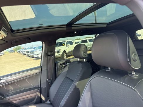 Used 2023 Volkswagen Tiguan SE R-Line FWD image 21