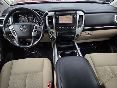 Used 2019 Nissan Titan SV w/ SV Convenience Package image 15