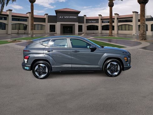 Certified 2025 Hyundai Kona SE FWD image 9