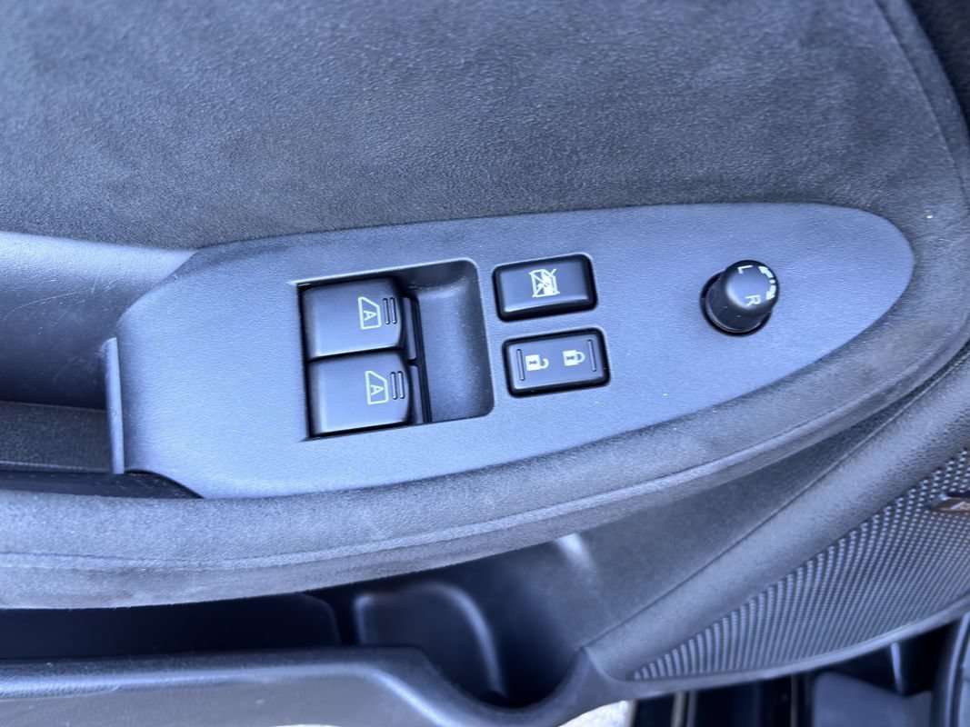 Used 2011 Nissan 370Z Touring w/ Sport Pkg RWD image 29