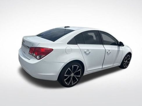 Used 2016 Chevrolet Cruze LT w/ Technology Package FWD image 5