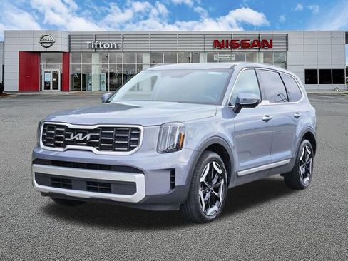 Used 2025 Kia Telluride S AWD/4WD image 8
