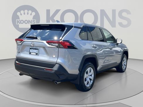 Used 2024 Toyota RAV4 LE FWD image 7