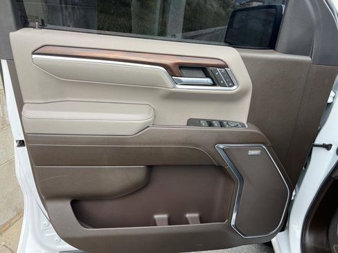 Used 2022 GMC Sierra 1500 SLT w/ SLT Convenience Package image 19