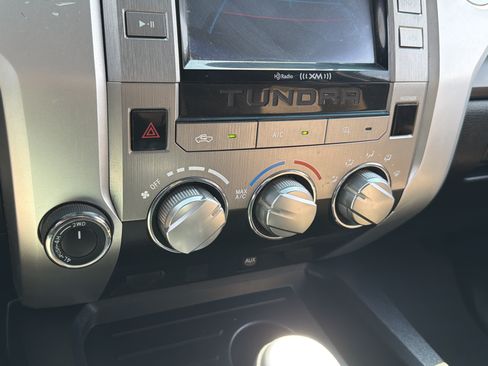 Used 2015 Toyota Tundra SR5 w/ SR5 Upgrade Package AWD/4WD image 23