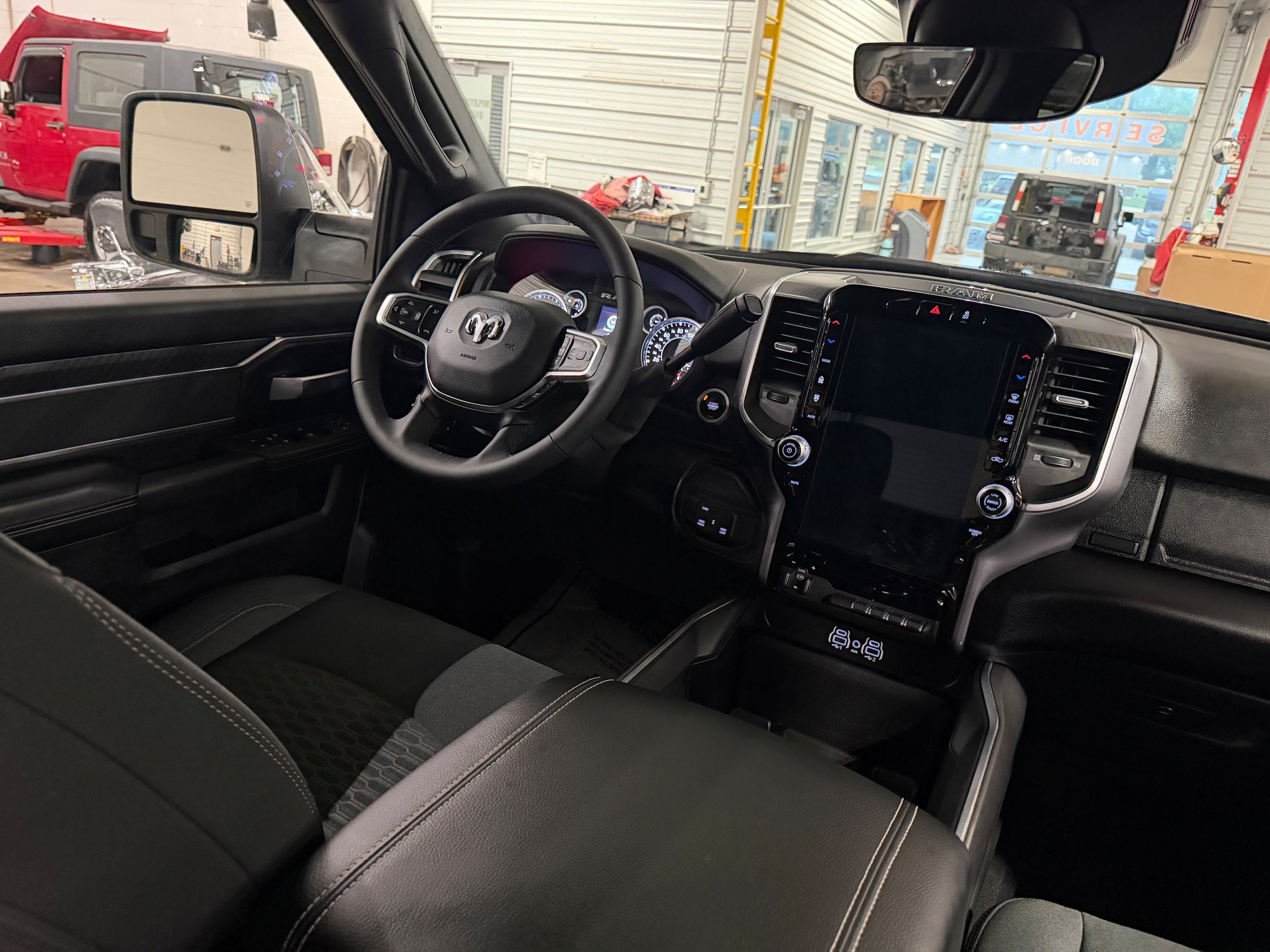 Used 2025 RAM 2500 Big Horn AWD/4WD image 16