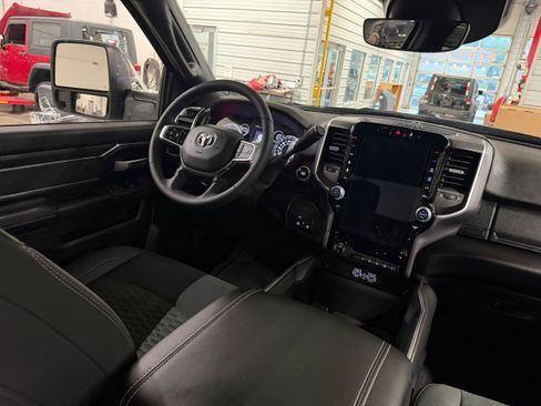 Used 2025 RAM 2500 Big Horn AWD/4WD image 16