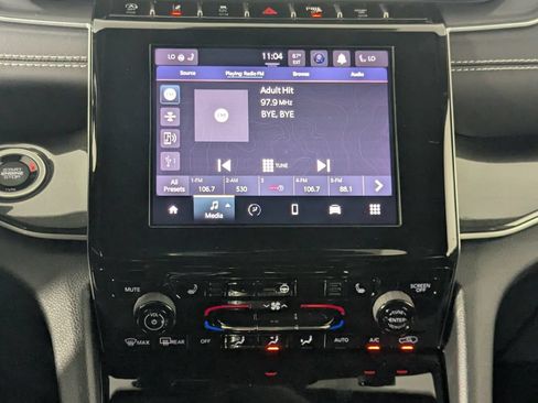 Used 2023 Jeep Grand Cherokee Altitude RWD image 22