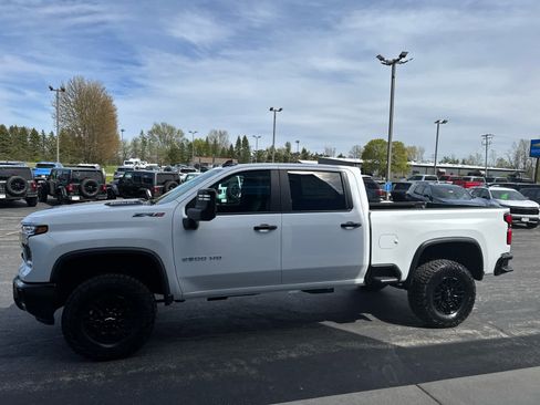 Used 2026 Chevrolet Silverado 2500 ZR2 AWD/4WD image 10
