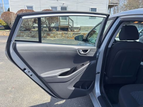 Used 2017 Hyundai Ioniq Blue image 10