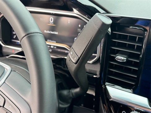 Used 2024 GMC Sierra 1500 Elevation image 24