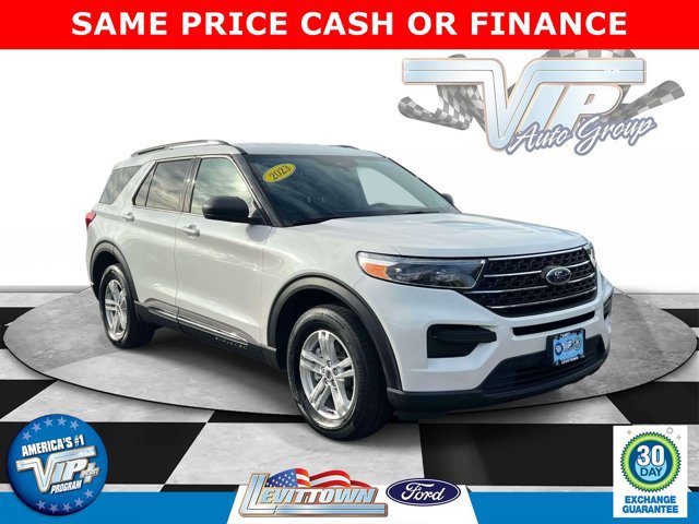 Used 2023 Ford Explorer XLT AWD/4WD image 1