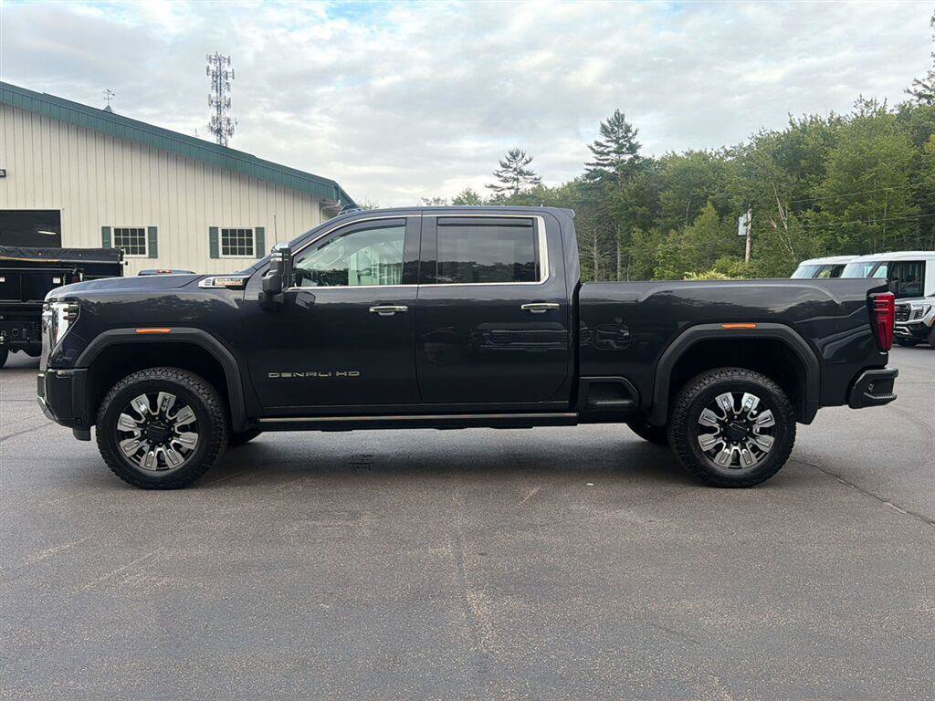 Certified 2024 GMC Sierra 3500 Denali AWD/4WD image 2