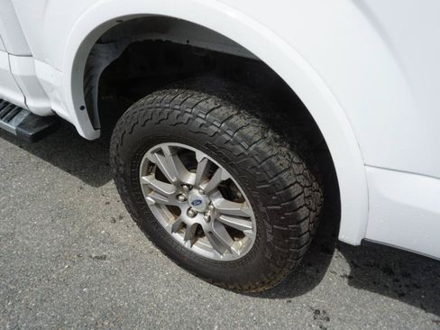 Used 2019 Ford F150 Lariat w/ Trailer Tow Package AWD/4WD image 10