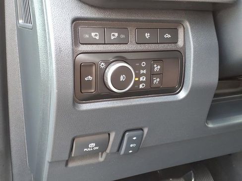 Used 2024 Ford F350 Platinum w/ FX4 Off-Road Package AWD/4WD image 26