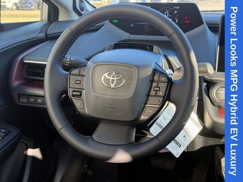 New 2026 Toyota Prius Plug-In Hybrid FWD image 8