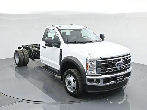New 2025 Ford F550 2WD Regular Cab Super Duty image 31