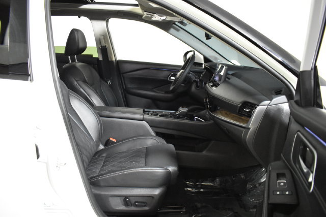 Certified 2026 Nissan Rogue Platinum w/ Platinum Premium Package AWD/4WD image 37
