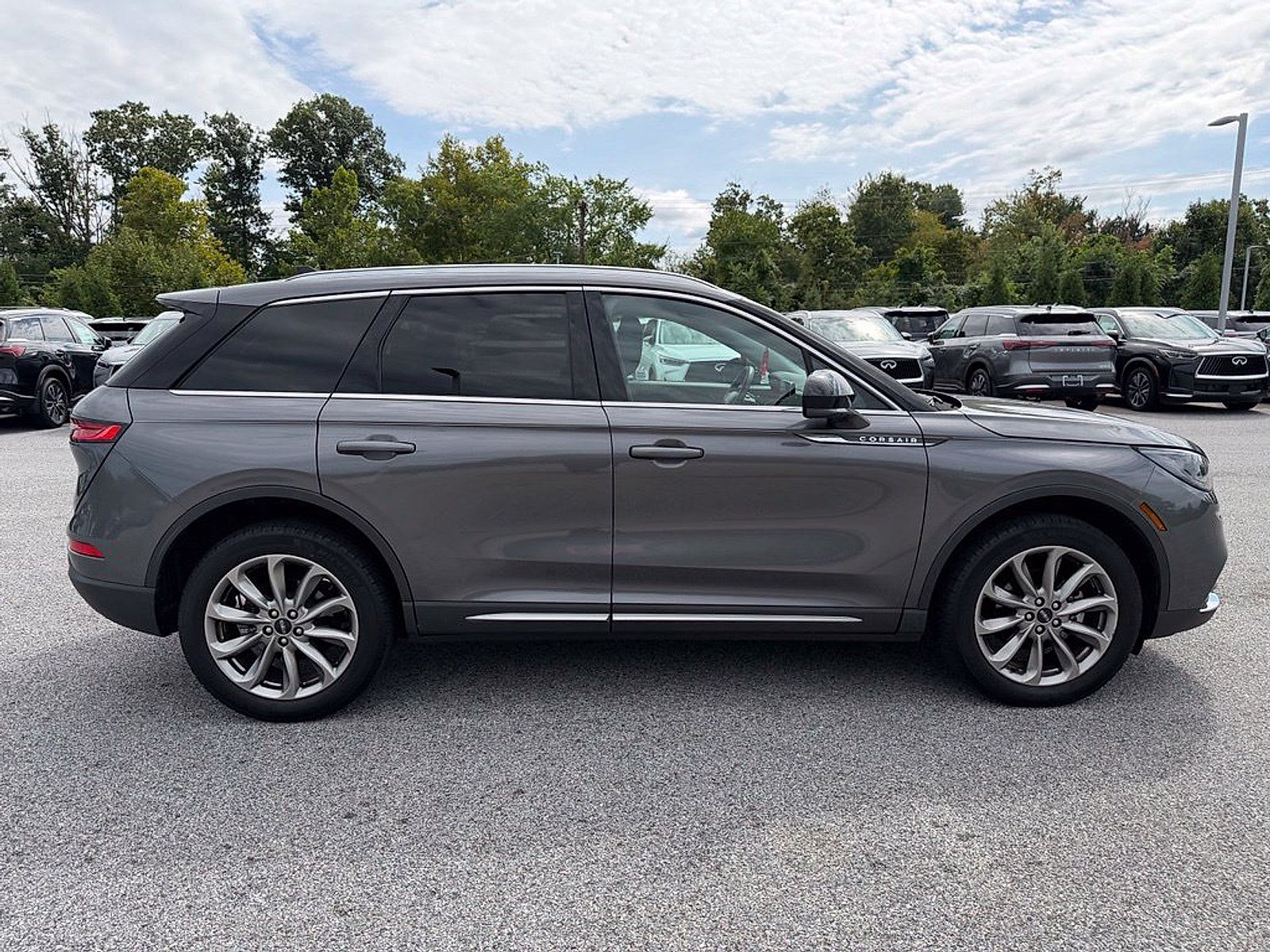 Used 2022 Lincoln Corsair AWD w/ Premium Package image 8