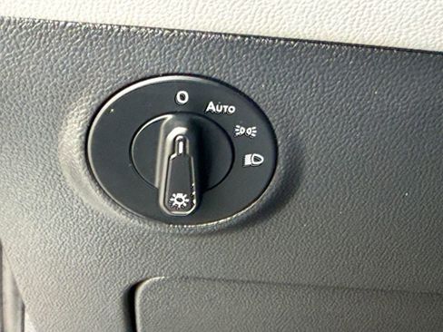 Used 2022 Volkswagen Taos SE AWD/4WD image 21