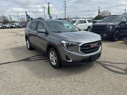 Used 2021 GMC Terrain SLE w/ GMC Pro Grade Package image 3