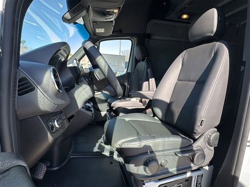 New 2026 Mercedes-Benz Sprinter 2500 image 28