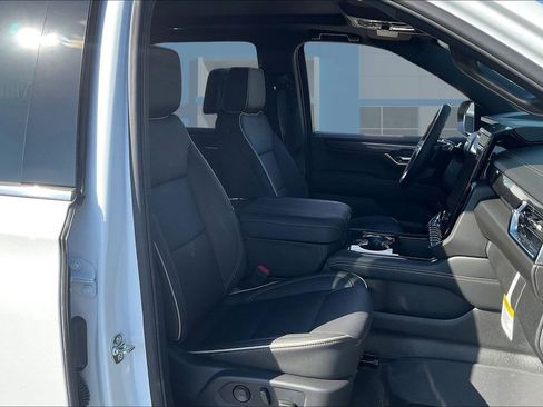 New 2026 GMC Yukon Elevation w/ Elevation Premium Package image 11