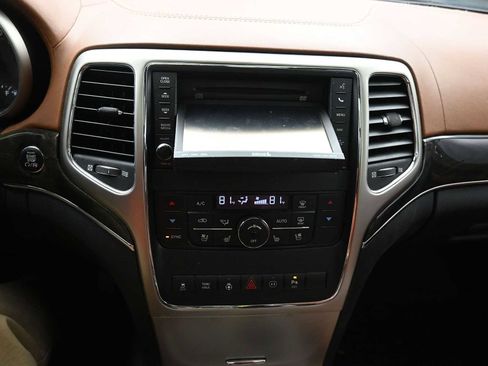 Used 2011 Jeep Grand Cherokee Overland Summit image 18