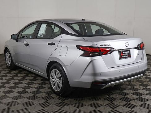 Used 2025 Nissan Versa S FWD image 6
