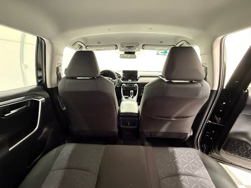 Used 2025 Toyota RAV4 XLE FWD image 27