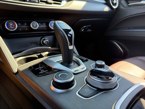 Used 2022 Alfa Romeo Stelvio Ti image 21