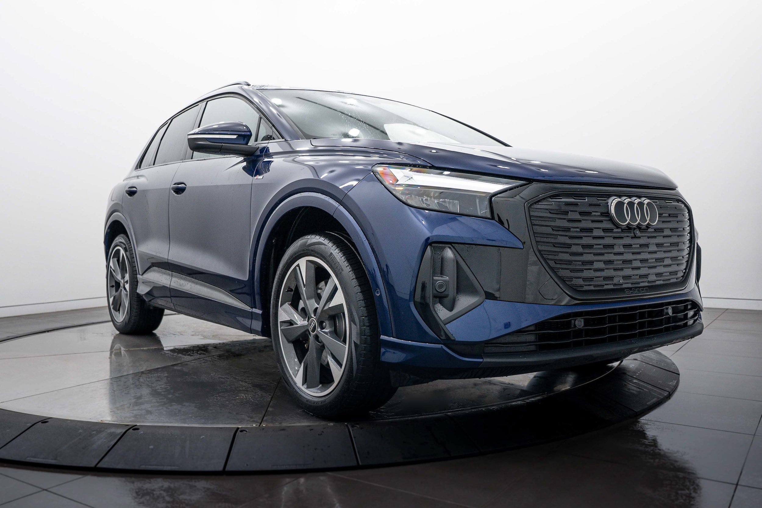 Certified 2024 Audi Q4 e-tron Premium Plus AWD/4WD image 1