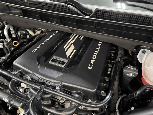 Used 2025 Cadillac Escalade V w/ LPO, ONYX Package image 44