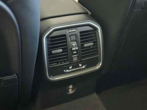 Used 2026 Porsche Macan S AWD/4WD image 15