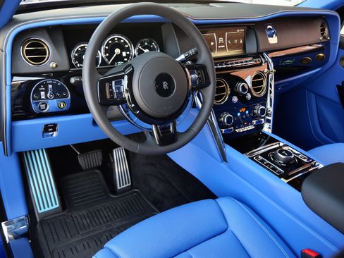 Used 2023 Rolls-Royce Cullinan w/ Cullinan Package AWD/4WD image 17