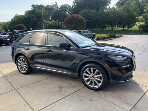 Used 2022 Lincoln Corsair AWD w/ Premium Package image 8