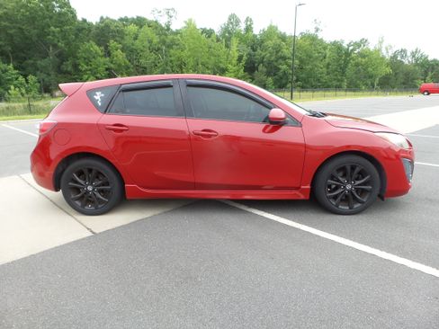 Used 2011 MAZDA MAZDA3 s Sport FWD image 2