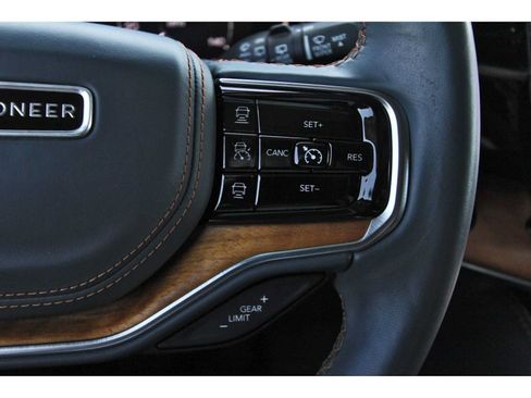 Used 2023 Jeep Grand Wagoneer Series II w/ Premium Group II AWD/4WD image 17