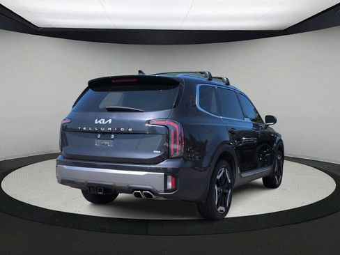Used 2025 Kia Telluride EX w/ EX Captain's Chair Package AWD/4WD image 8