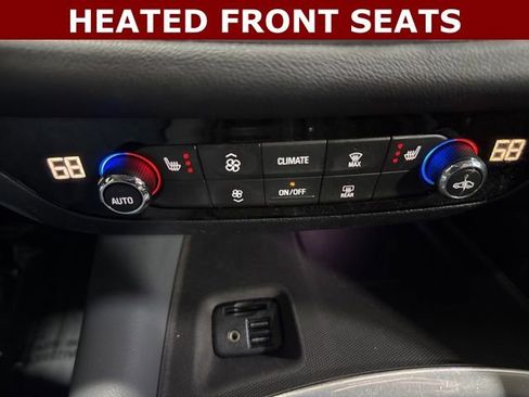 Used 2020 Buick Enclave Essence image 5