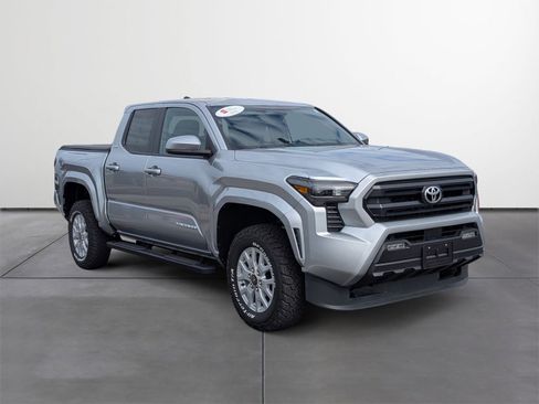 Used 2025 Toyota Tacoma SR5 image 6