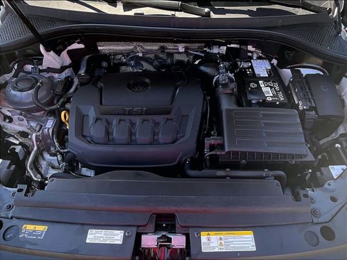 Used 2024 Volkswagen Tiguan SE R-Line image 29