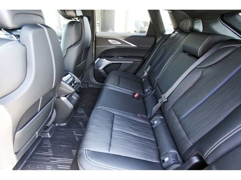 New 2026 Cadillac Lyriq Signature Sport image 7