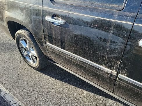 Used 2012 Chevrolet Avalanche LTZ image 10