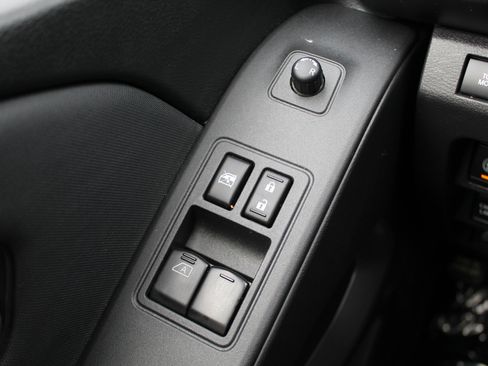 Used 2022 Nissan Frontier SV image 27