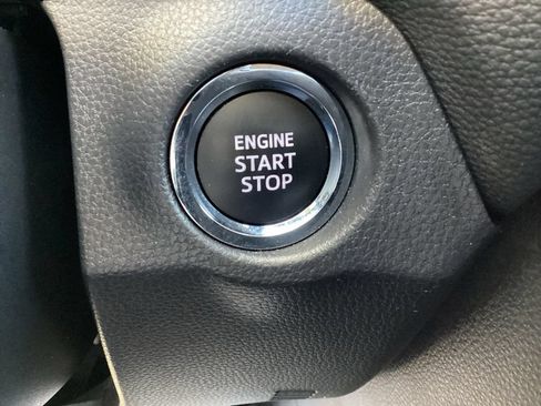 Used 2025 Toyota RAV4 XLE AWD/4WD image 19