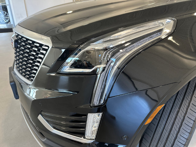 Certified 2025 Cadillac XT5 Premium Luxury w/ Technology Package AWD/4WD image 7