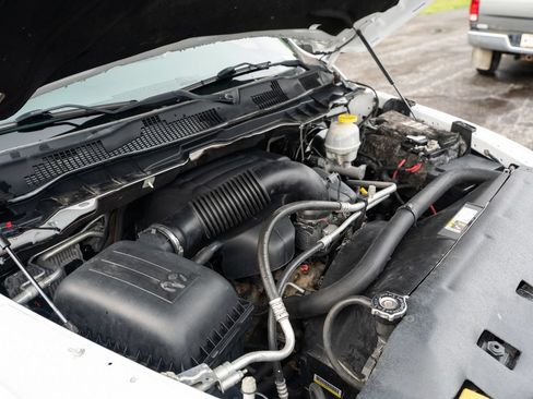 Used 2017 RAM 1500 Express AWD/4WD image 29